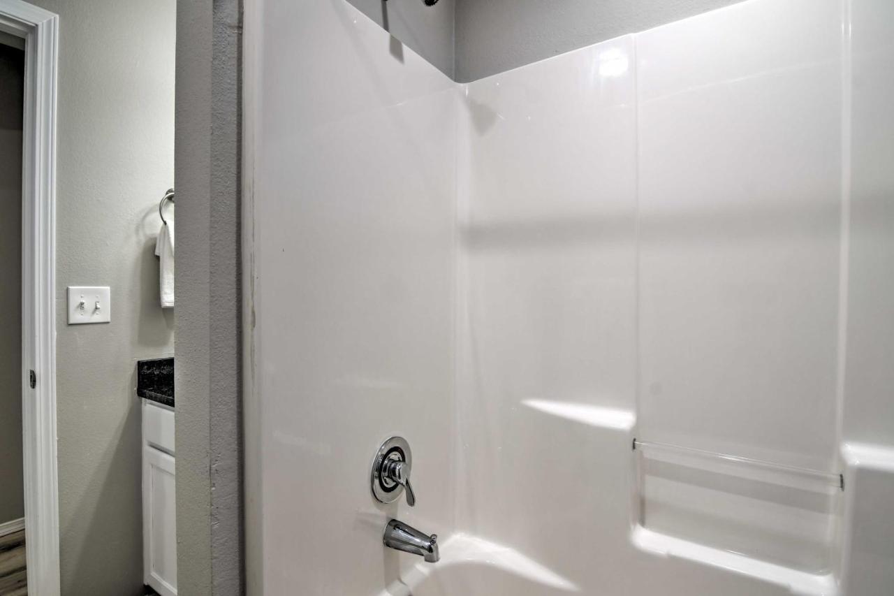Apartment With Patio, 4 Mi To Silver Dollar City! Branson Exterior photo